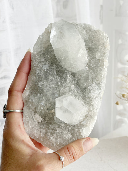 APOPHYLLITE, STILBITE + CHALCEDONY CLUSTER || 20821