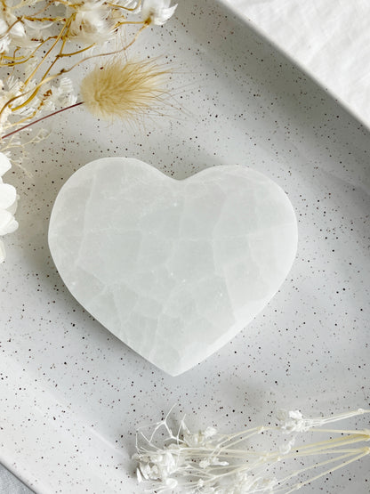 SHAPED SATIN SPAR SELENITE CLEANSING + CHARGING PLATE || 6CM