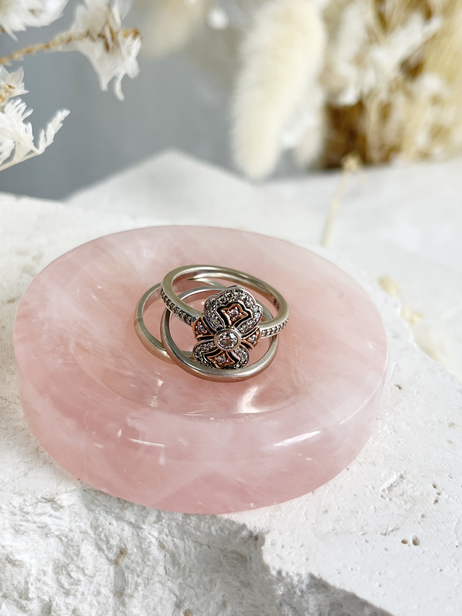 ROSE QUARTZ CRYSTAL BOWL MINI TRINKET DISH TRAY SPHERE HOLDER STAND AUSTRALIA SELF LOVE LOVE COMPASSION STONED AND SAGED 