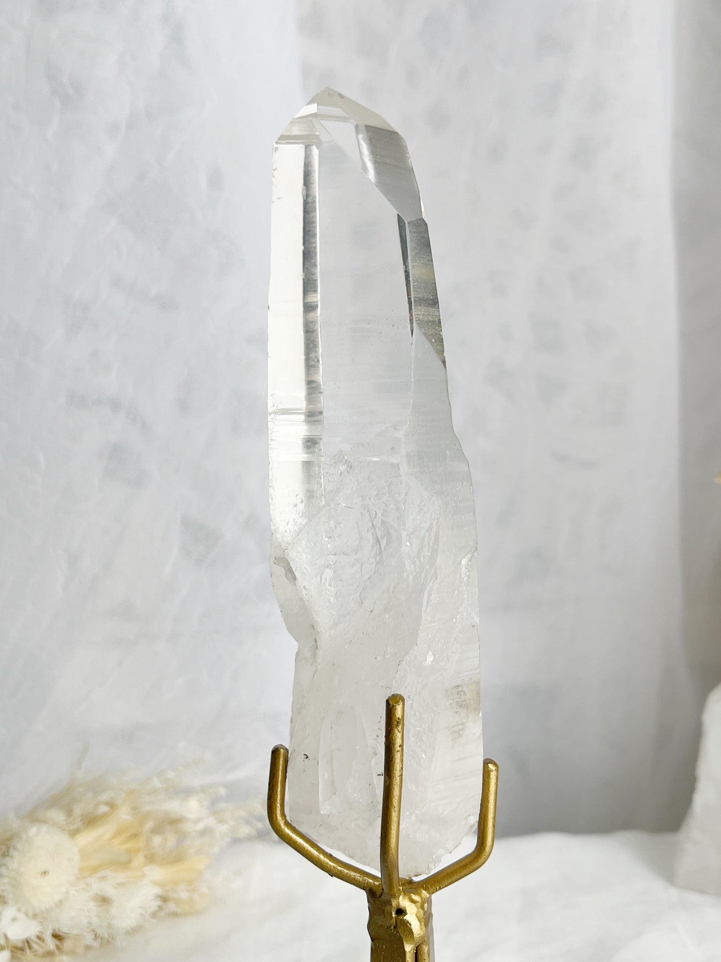 LEMURIAN QUARTZ POINT ON STAND || 30679 W/PHANTOM