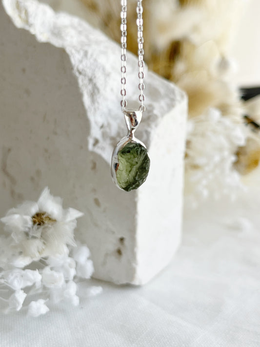 MOLDAVITE NECKLACE || 31133