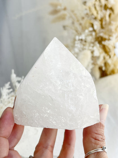 CLEAR QUARTZ TOP POLISHED ROUGH POINT || 31021