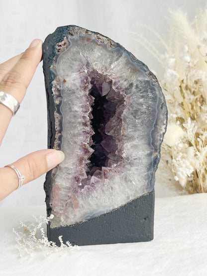 AMETHYST CAVE || 31709