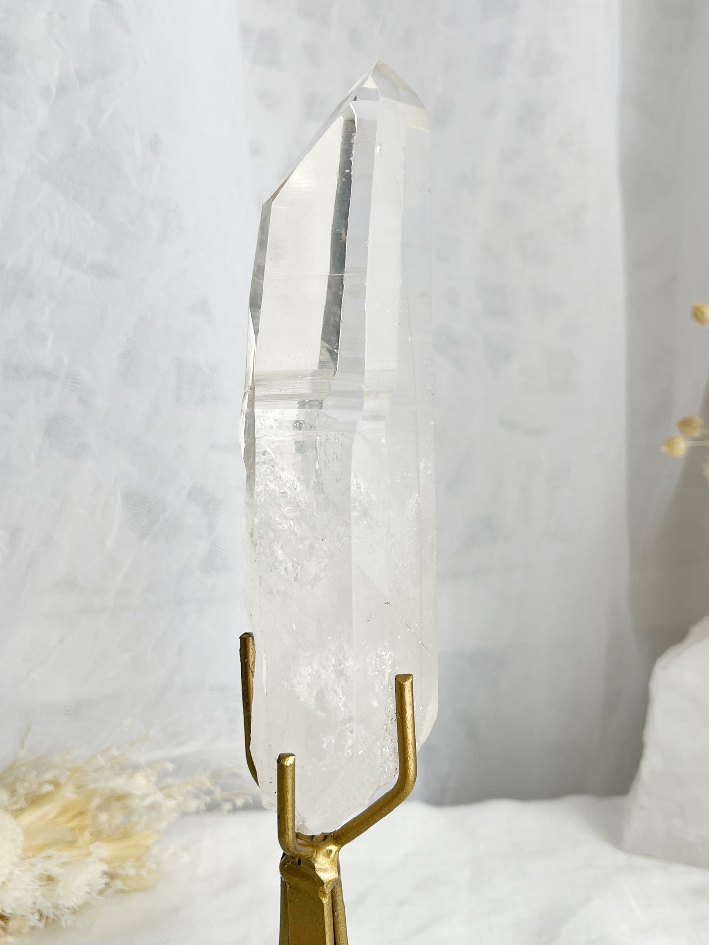 LEMURIAN QUARTZ POINT ON STAND || 30679 W/PHANTOM