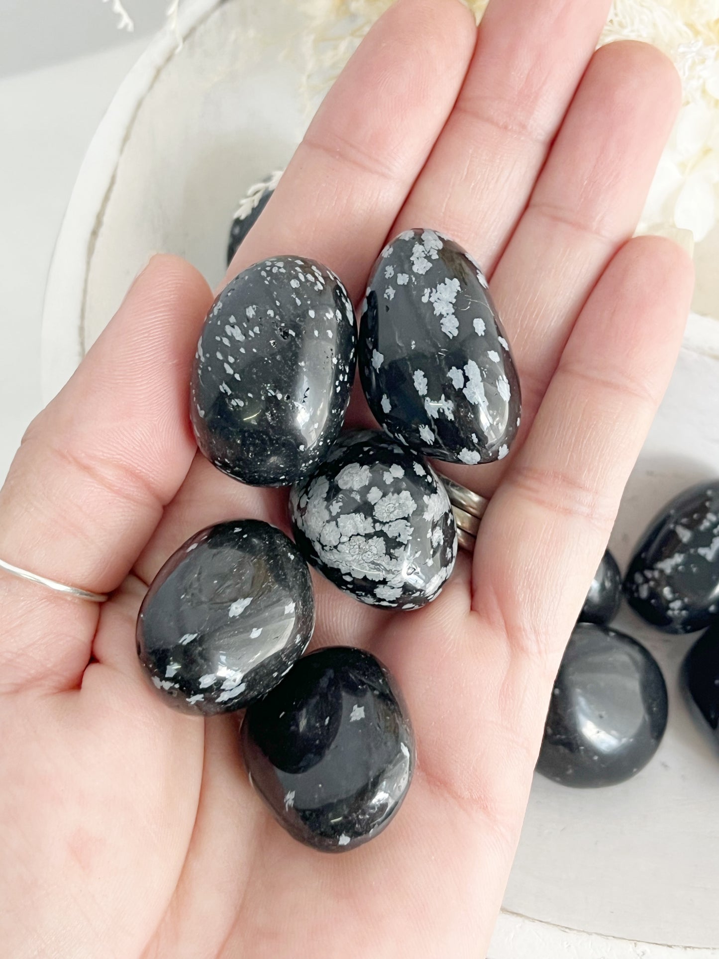 SNOWFLAKE OBSIDIAN TUMBLE