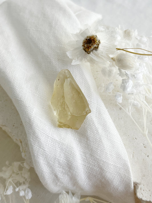 LIBYAN DESERT GLASS SPECIMEN. STONED AND SAGED AUSTRALIA.