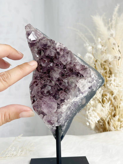 AMETHYST CLUSTER ON STAND || 31710