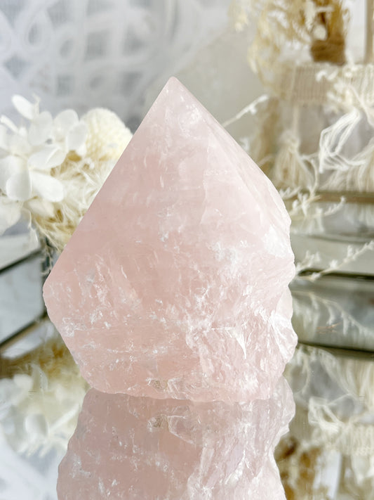 ROSE QUARTZ SEMI POLISHED POINT || 30036