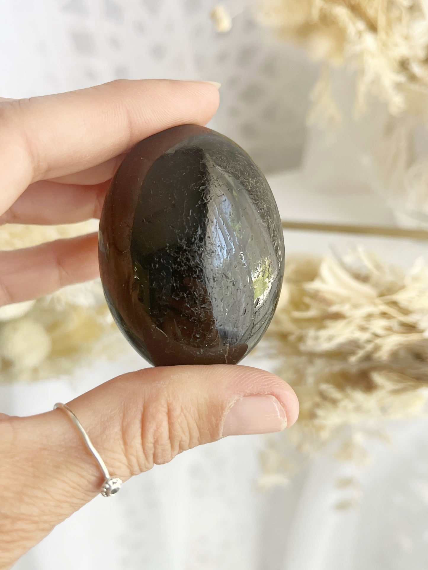 BLACK TOURMALINE PALMSTONE || 22032