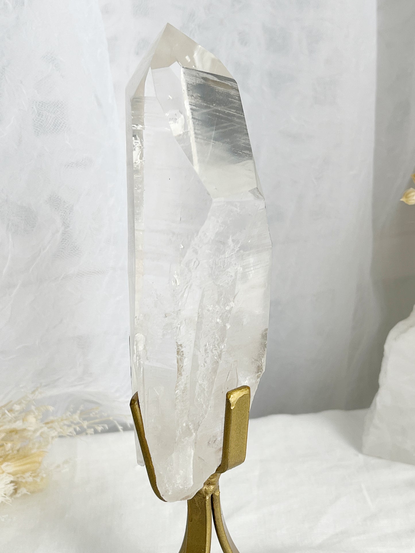 LEMURIAN QUARTZ POINT ON STAND || 30673