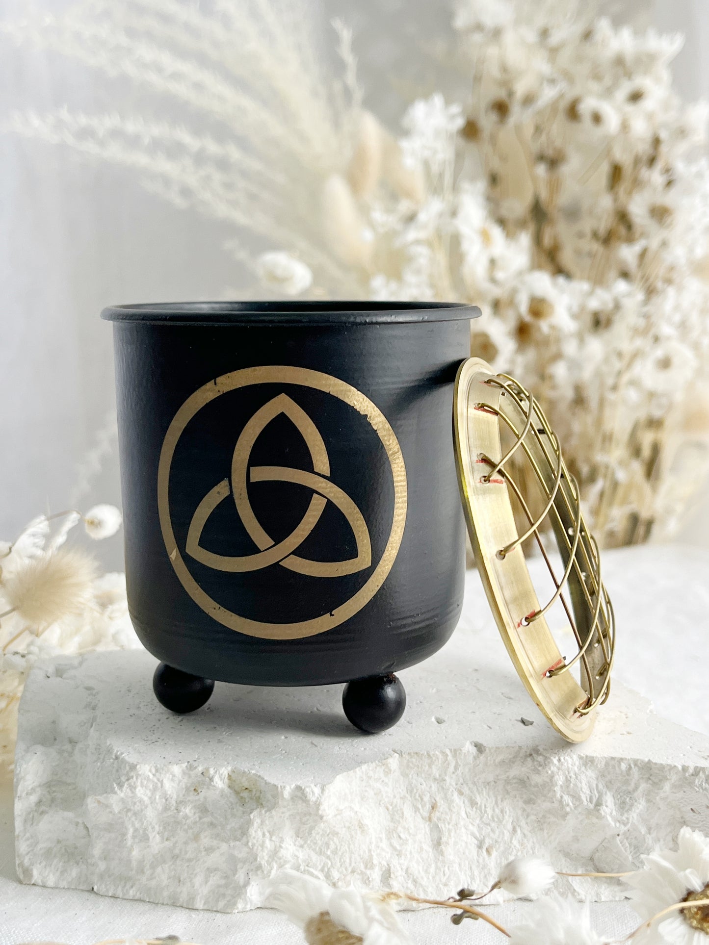 BLACK + GOLD CHARCOAL BURNER CUP || TRIQUETRA 31336