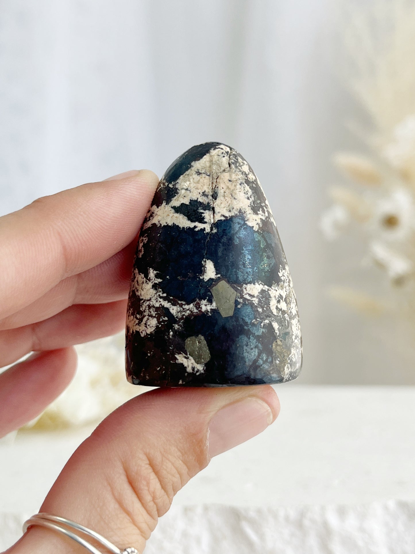 COVELLITE DOME || WITH PYRITE INCLUSIONS 31453