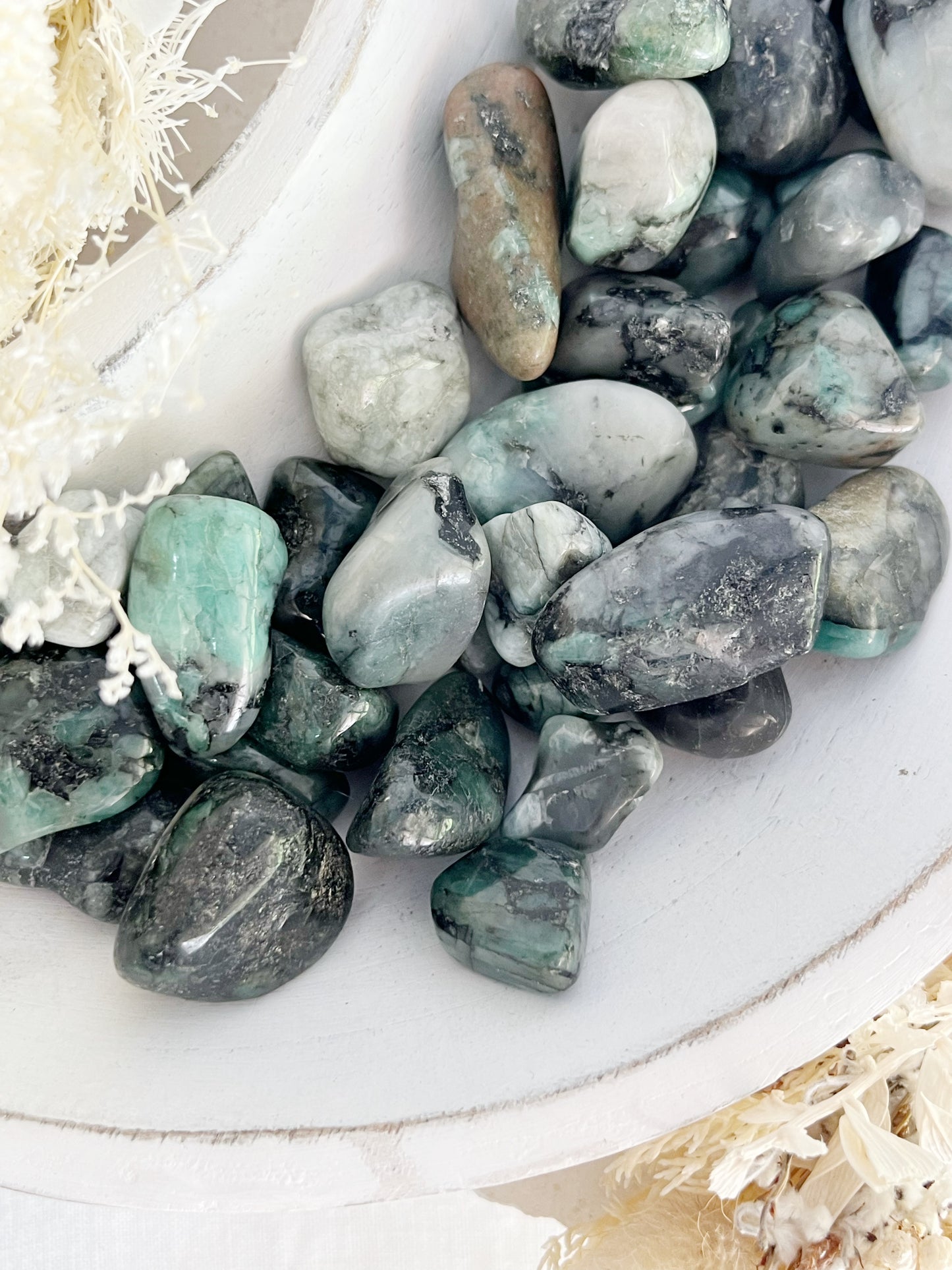 Emerald Tumble stone Australai