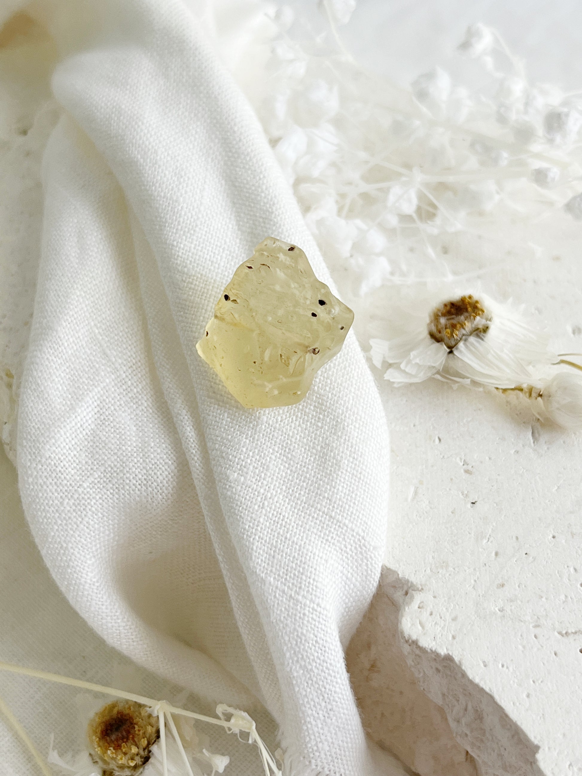 LIBYAN DESERT GLASS SPECIMEN. STONED AND SAGED AUSTRALIA.