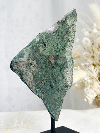 AMETHYST CLUSTER ON STAND || 31710