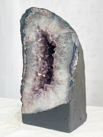 AMETHYST CAVE || 31709