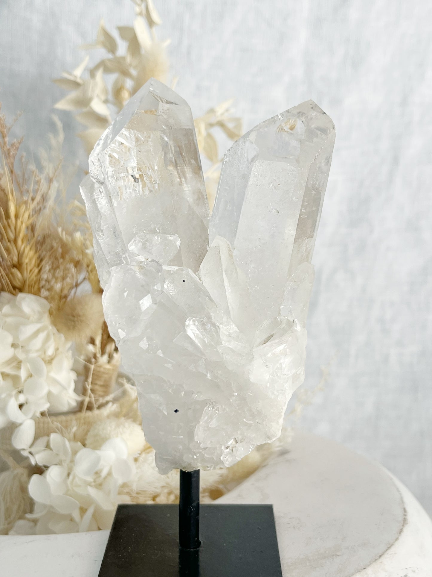 CLEAR QUARTZ CLUSTER ON STAND | 101784