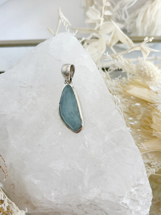 FACETED AQUAMARINE PENDANT STERLING SILVER STONED AND SAGED AUSTRALIA