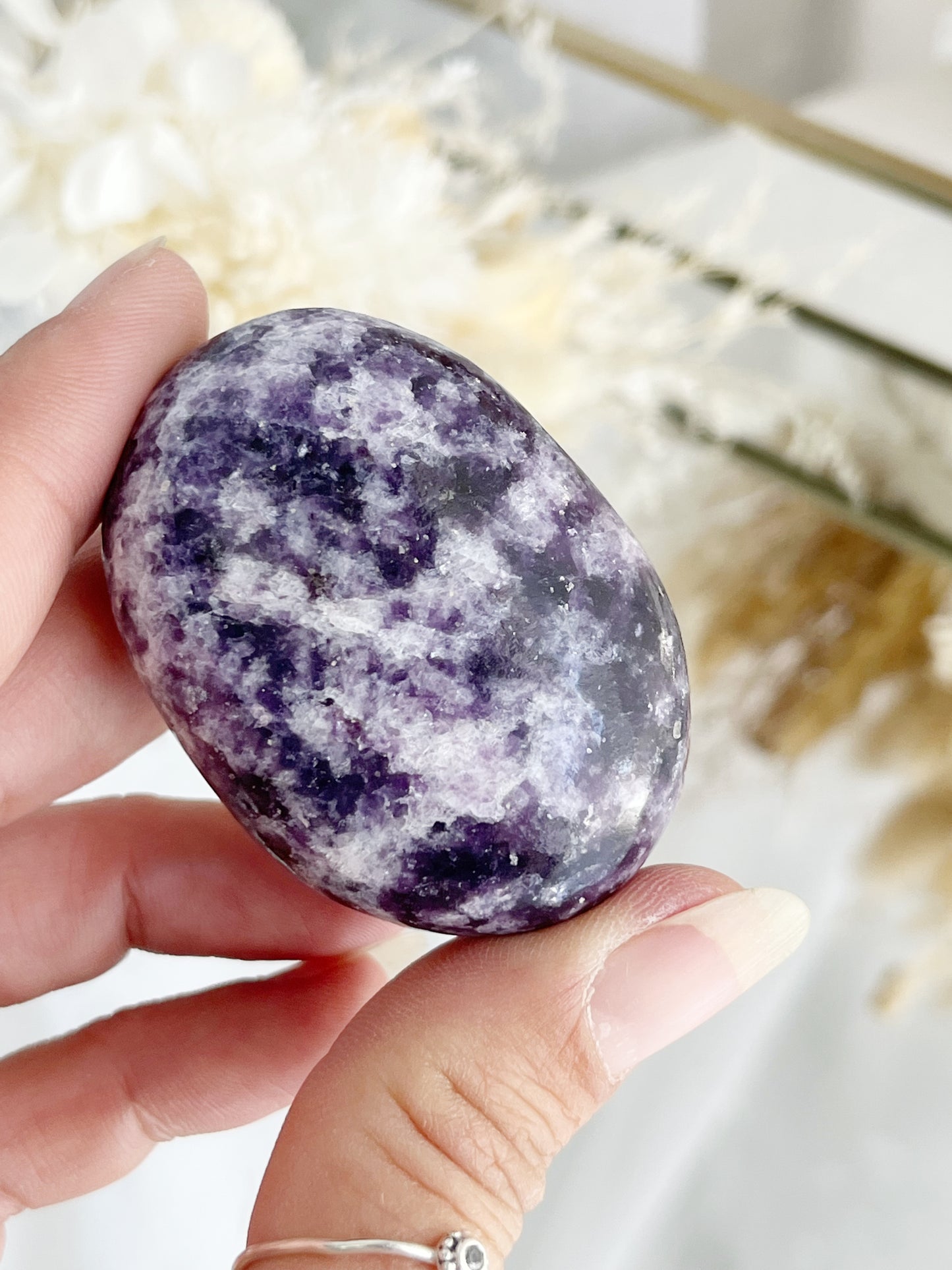 LEPIDOLITE PALMSTONE || 20757