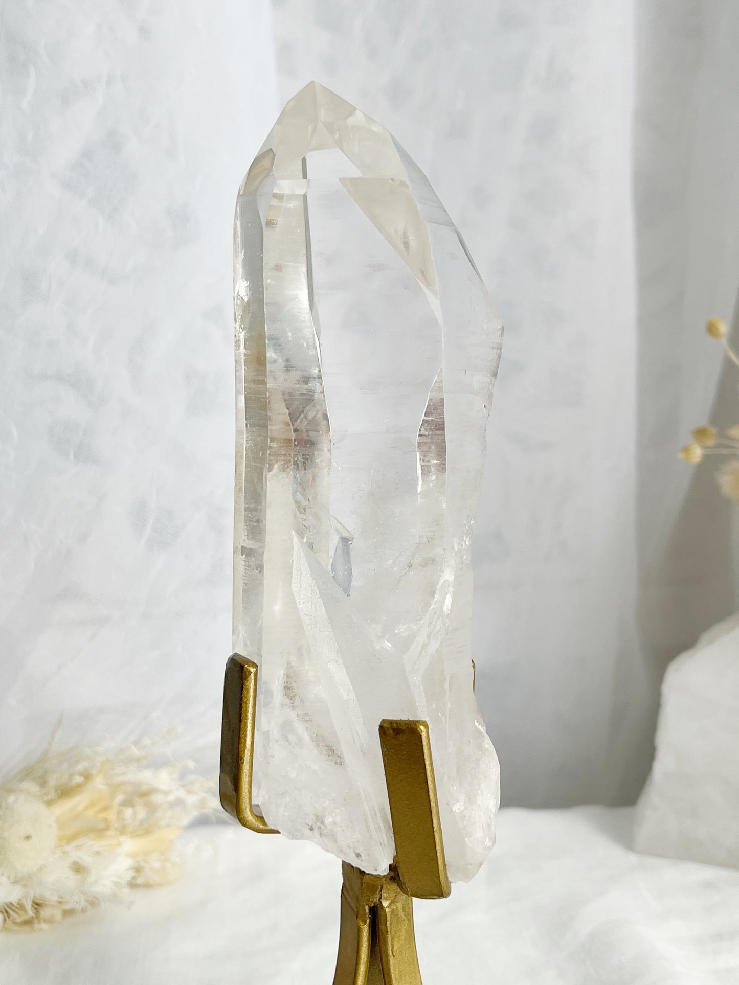 LEMURIAN QUARTZ POINT ON STAND || 30673