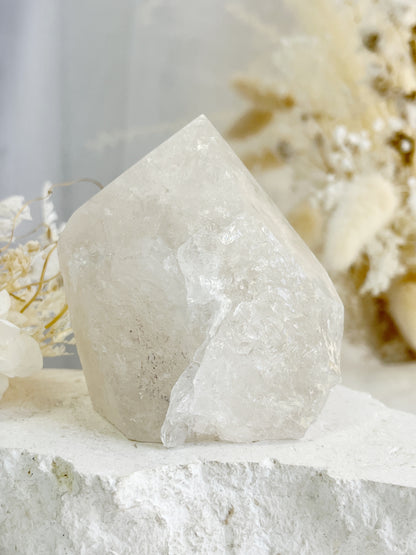 CLEAR QUARTZ TOP POLISHED ROUGH POINT || 31023