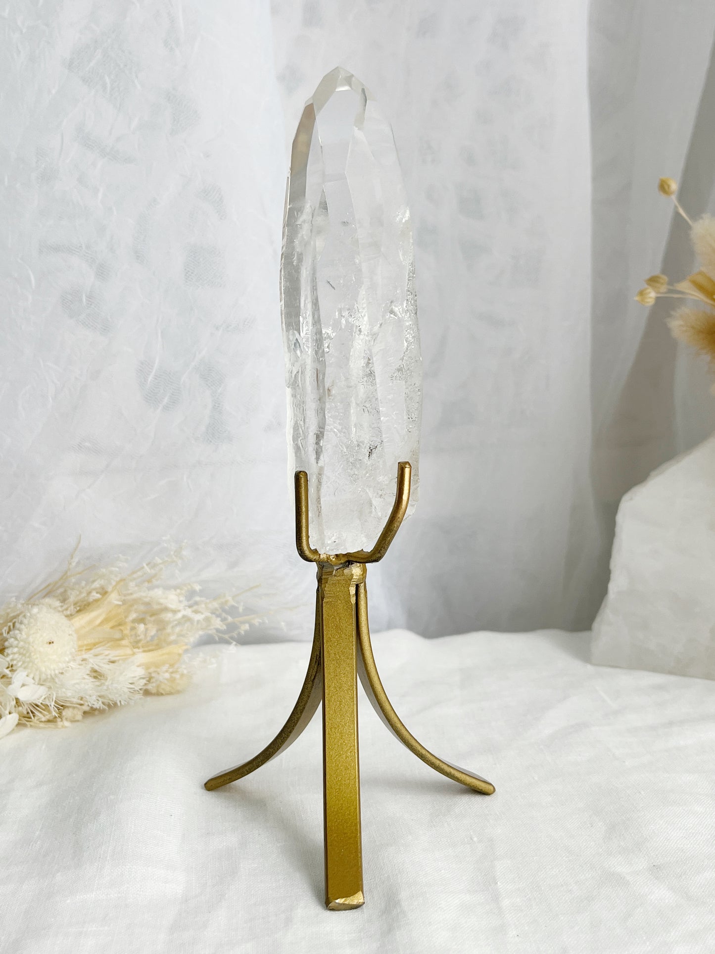 LEMURIAN QUARTZ POINT ON STAND || 30680