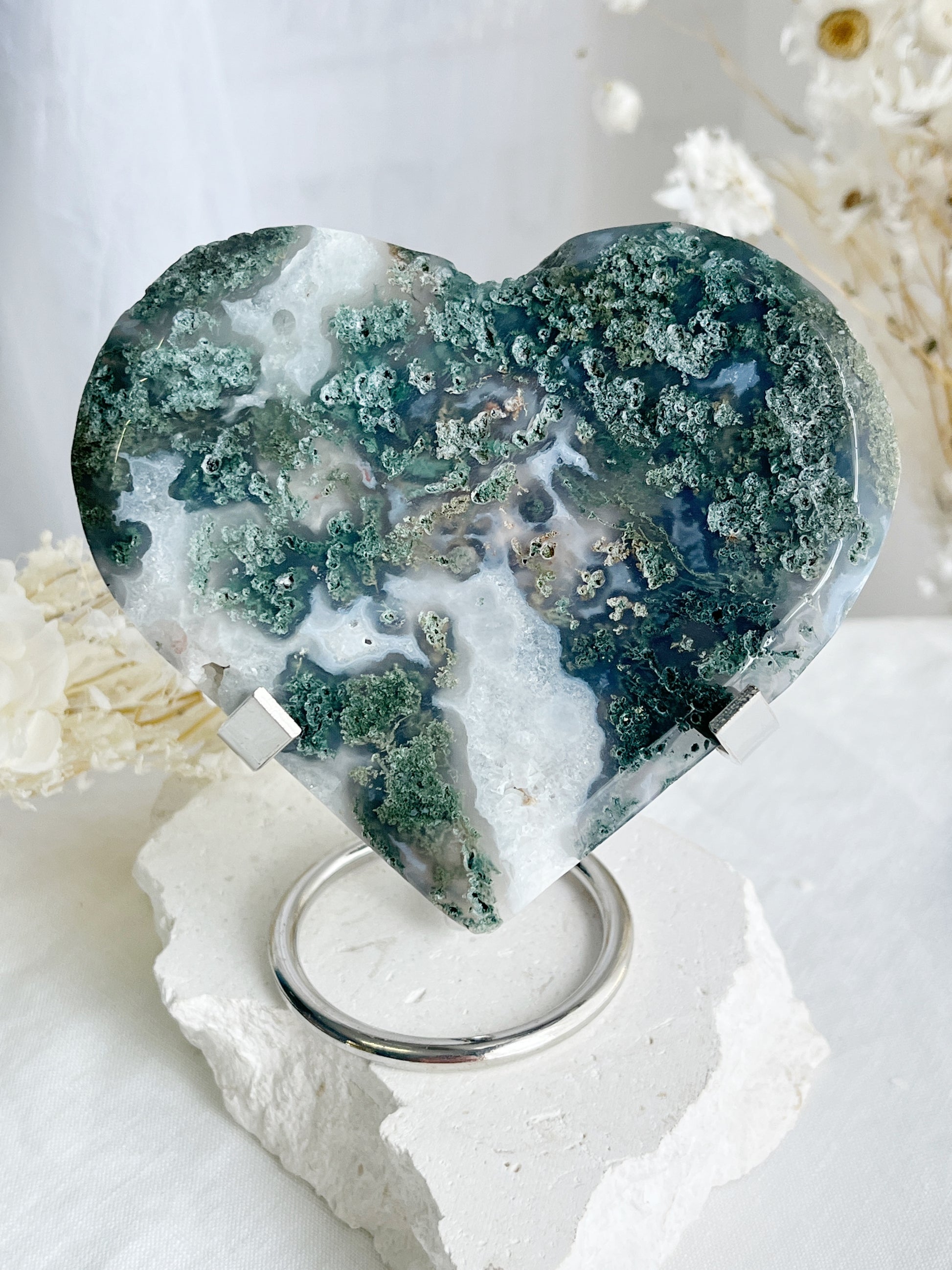 MOSS AGATE HEART APPROX 9.5 X 11.5 X 2 CM. STONED AND SAGED AUSTRALIA.