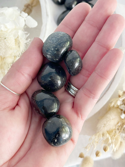 BLUE TIGERS EYE TUMBLE