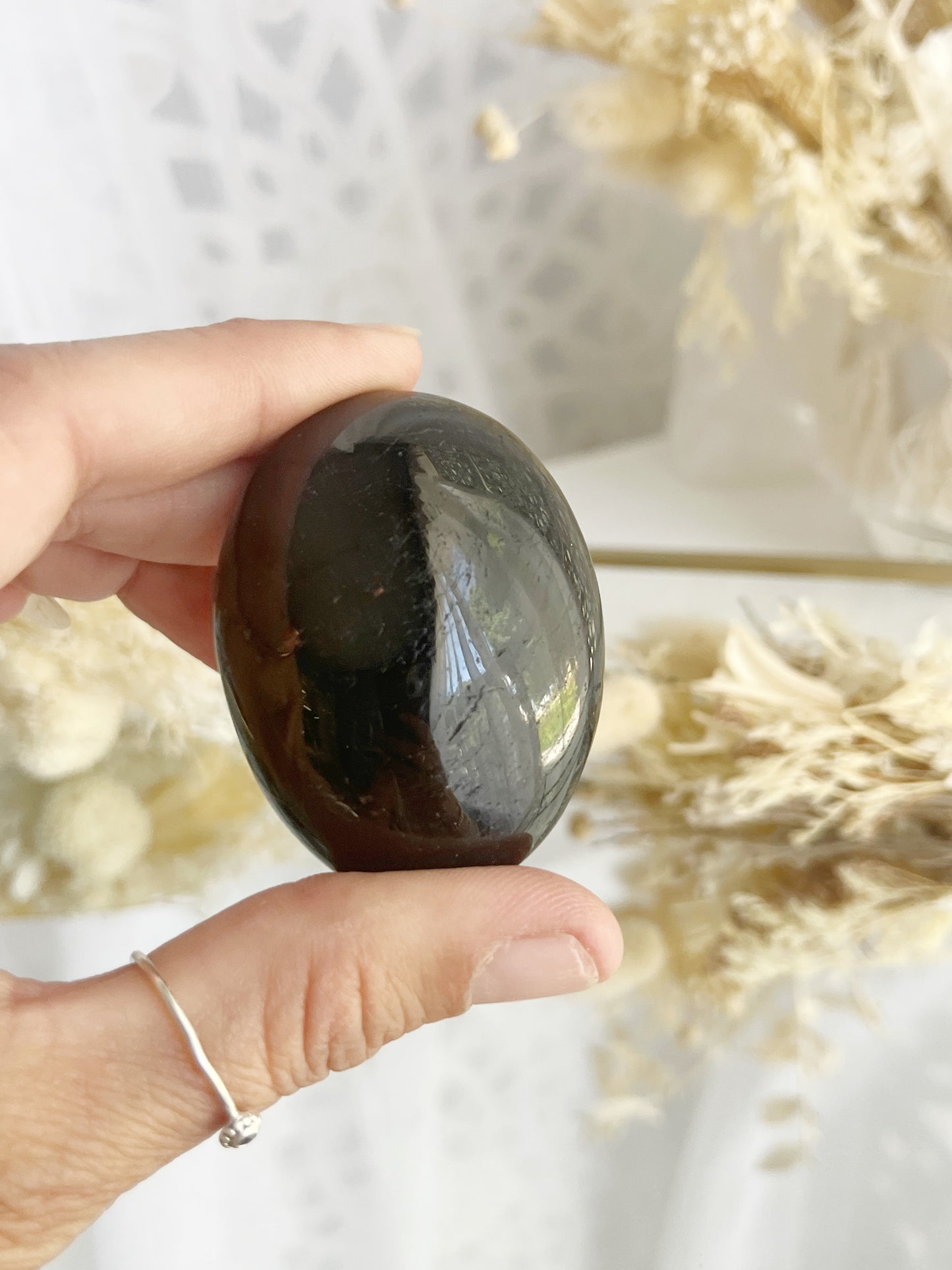 BLACK TOURMALINE PALMSTONE || 22031