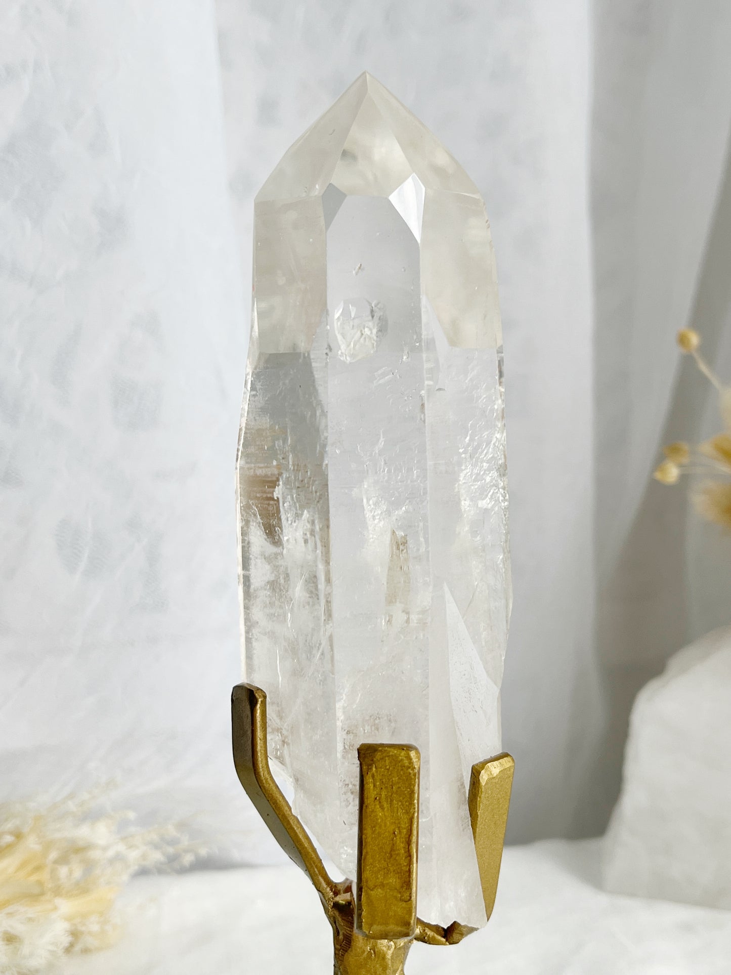 LEMURIAN QUARTZ POINT ON STAND || 30673