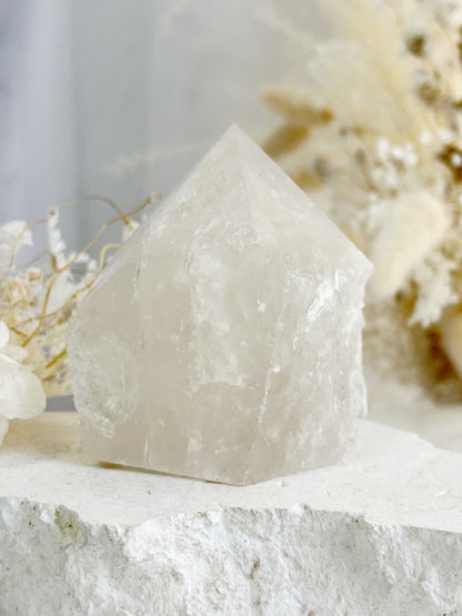CLEAR QUARTZ TOP POLISHED ROUGH POINT || 31023