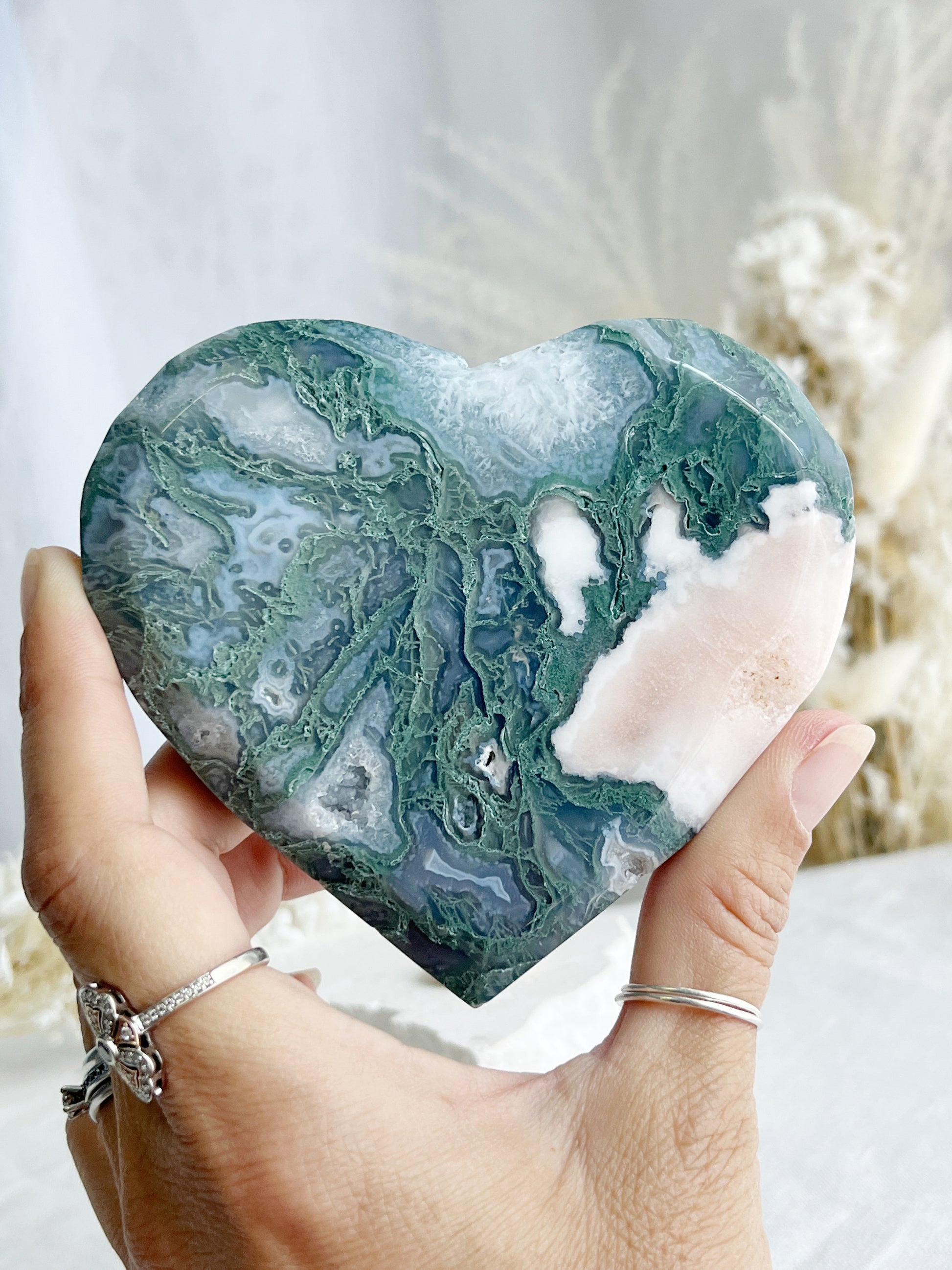 MOSS AGATE HEART APPROX 9.5 X 10.5 X 2 CM. STONED AND SAGED AUSTRALIA.