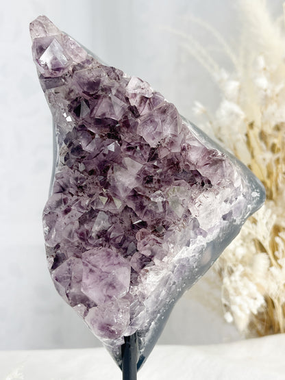 AMETHYST CLUSTER ON STAND || 31710