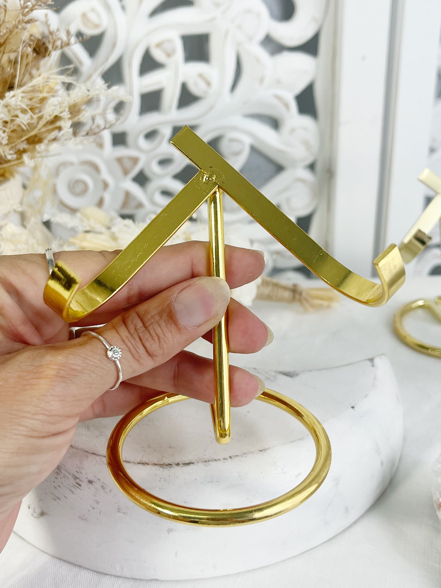 DISPLAY STAND || GOLD