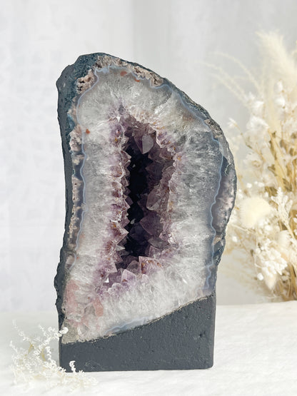 AMETHYST CAVE || 31709