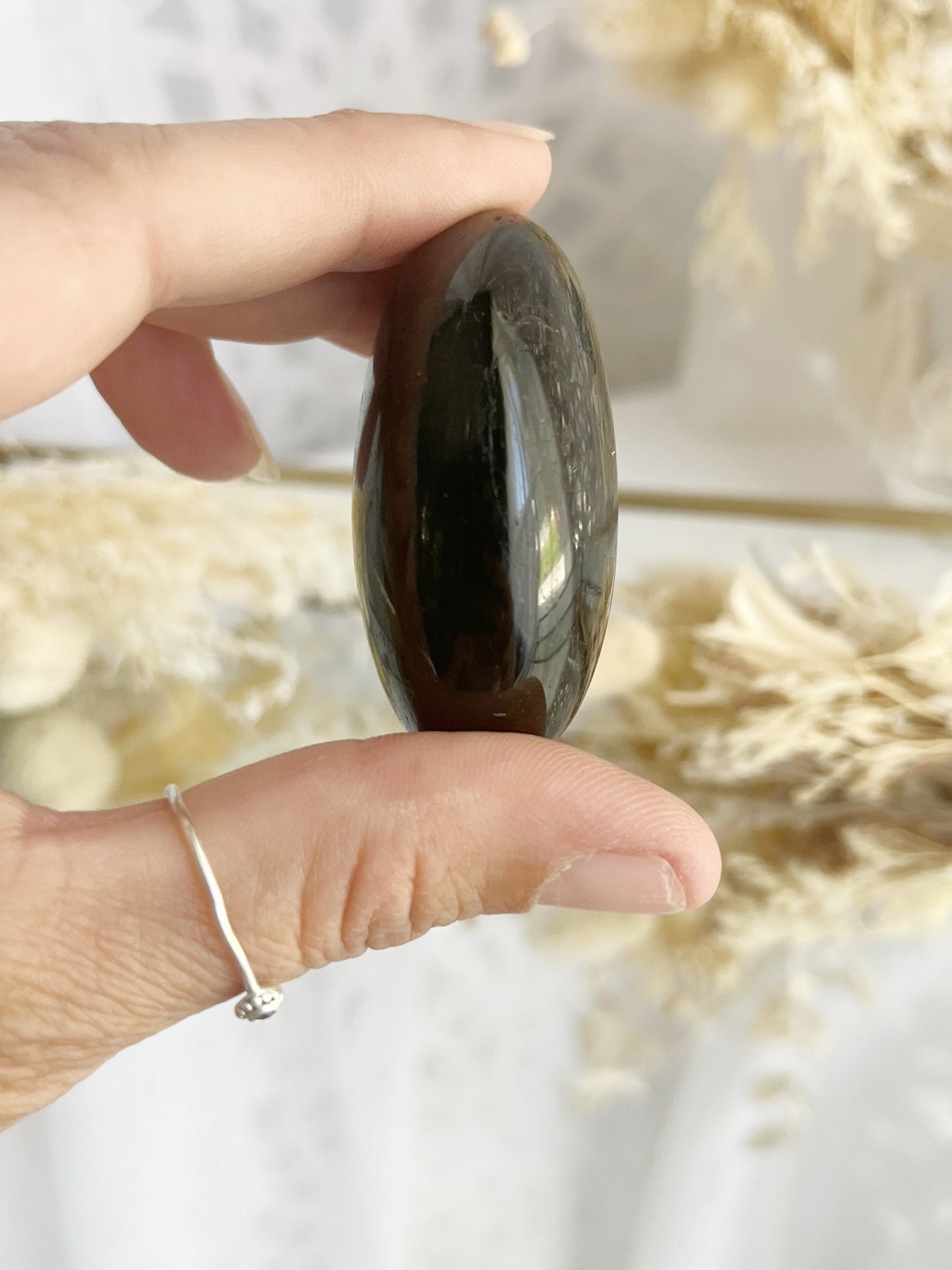 BLACK TOURMALINE PALMSTONE || 22033