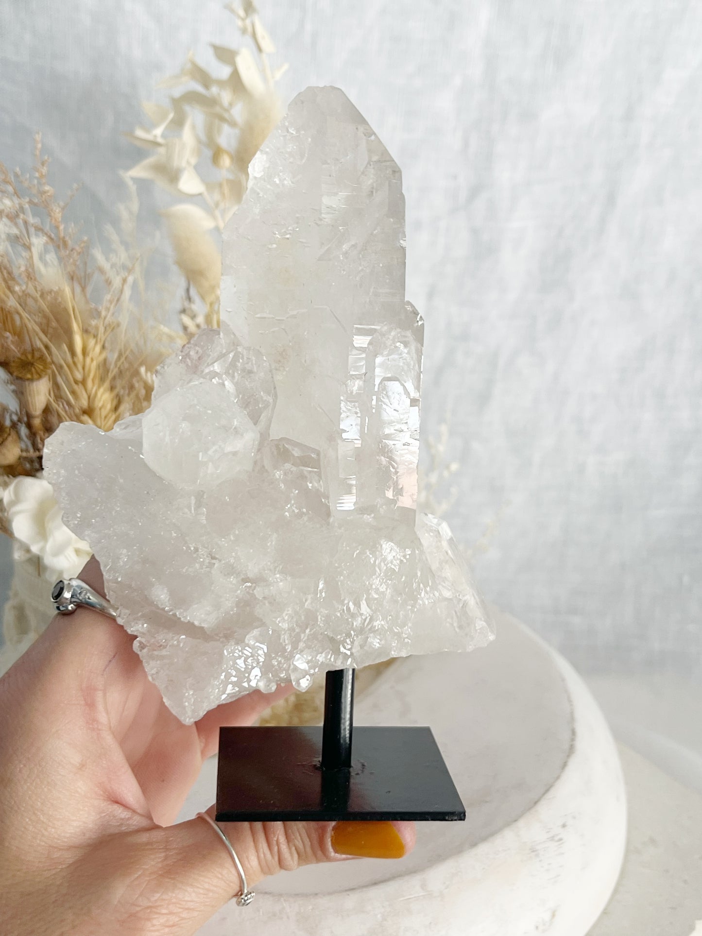 CLEAR QUARTZ CLUSTER ON STAND | 101780