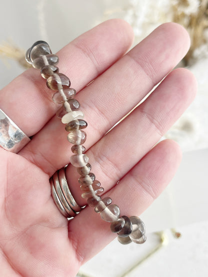 SMOKEY QUARTZ BRACELET || MINI PEBBLE CHIP