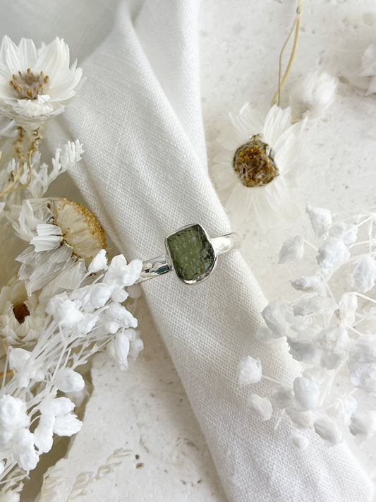 MOLDAVITE RING || 31131 SIZE 8