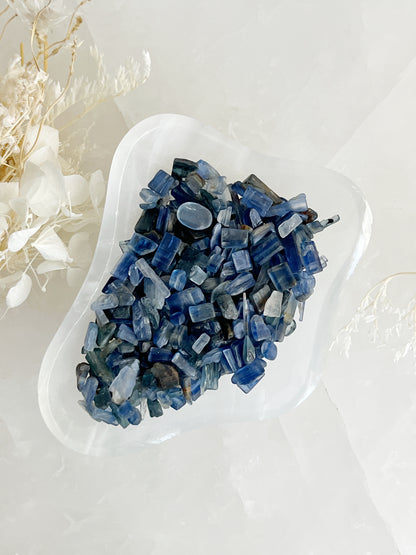 BLUE KYANITE CHIPS || 100G