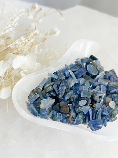 BLUE KYANITE CHIPS || 100G