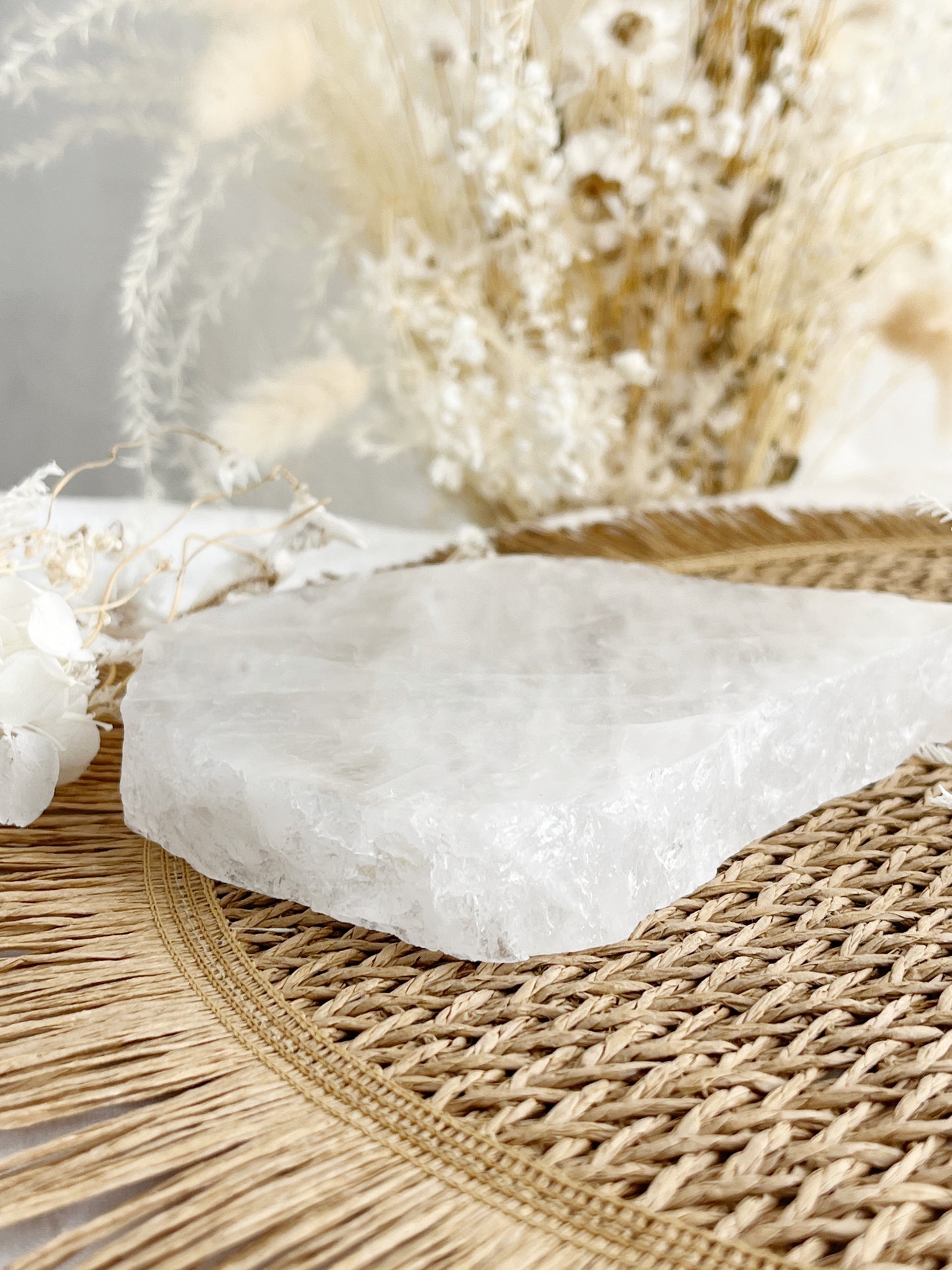 CLEAR QUARTZ MINI SLAB || 32140