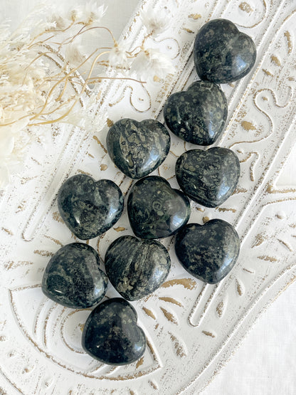 KAMBABA JASPER MINI PUFFY HEART CRYSTALS EMERALD QLD AUSTRALIA 