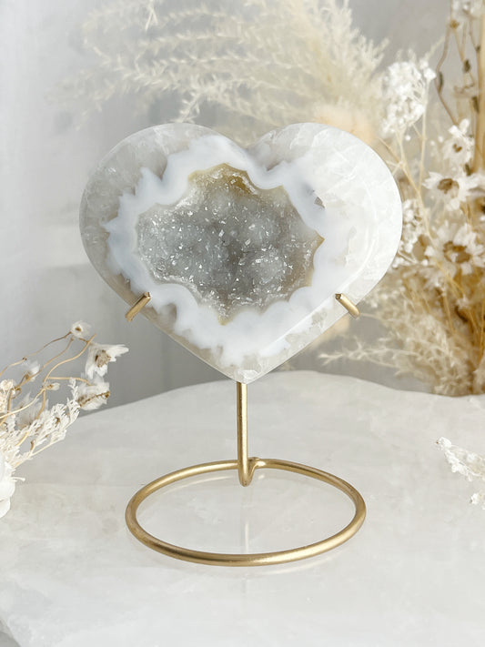 GREY AND WHITE DRUZE AGATE HEART ON STAND AUSTRALIA