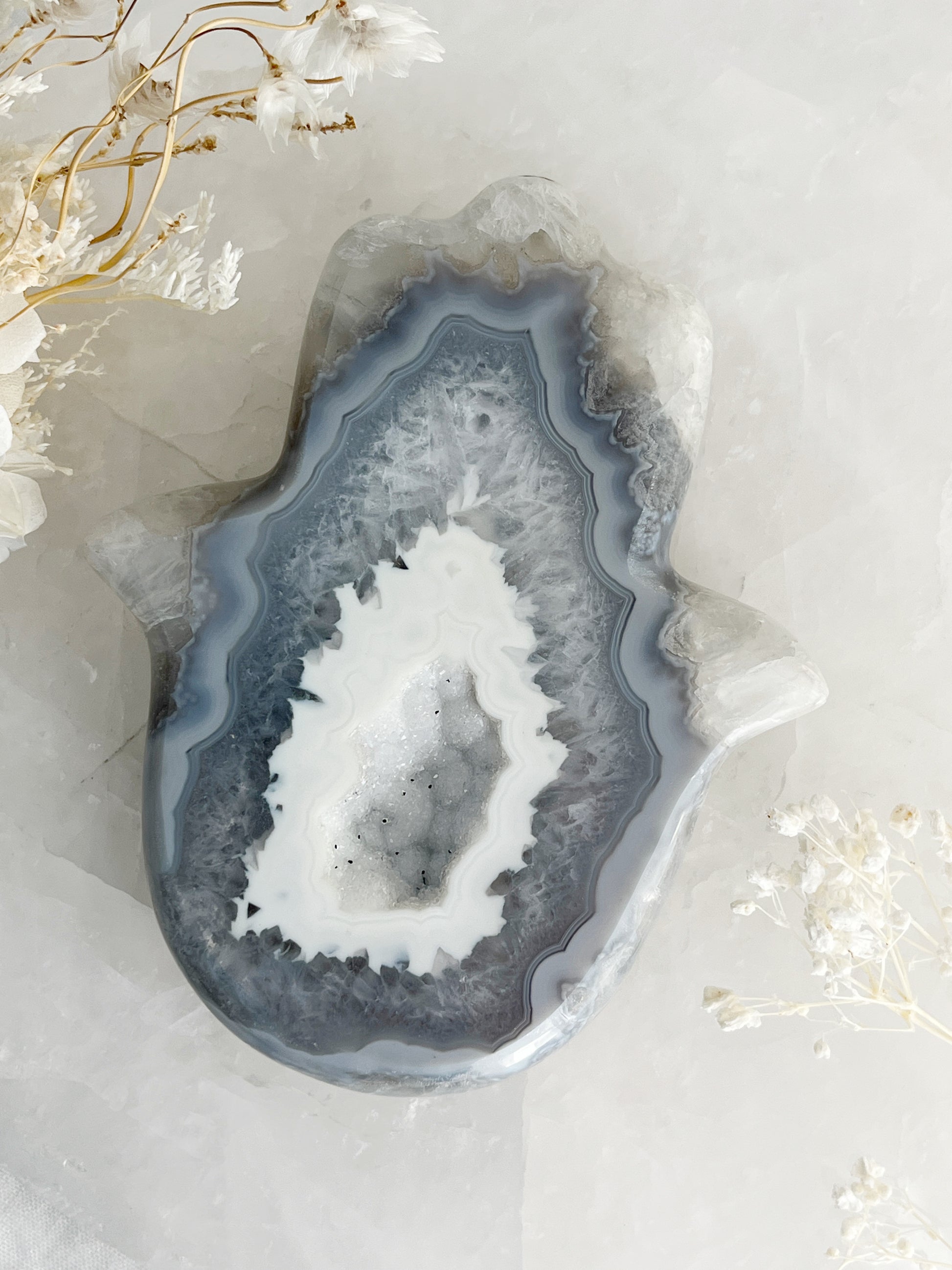 BLUE GREY AND WHITE DRUZE AGATE HAMSA HAND CARVING AUSTRALIA
