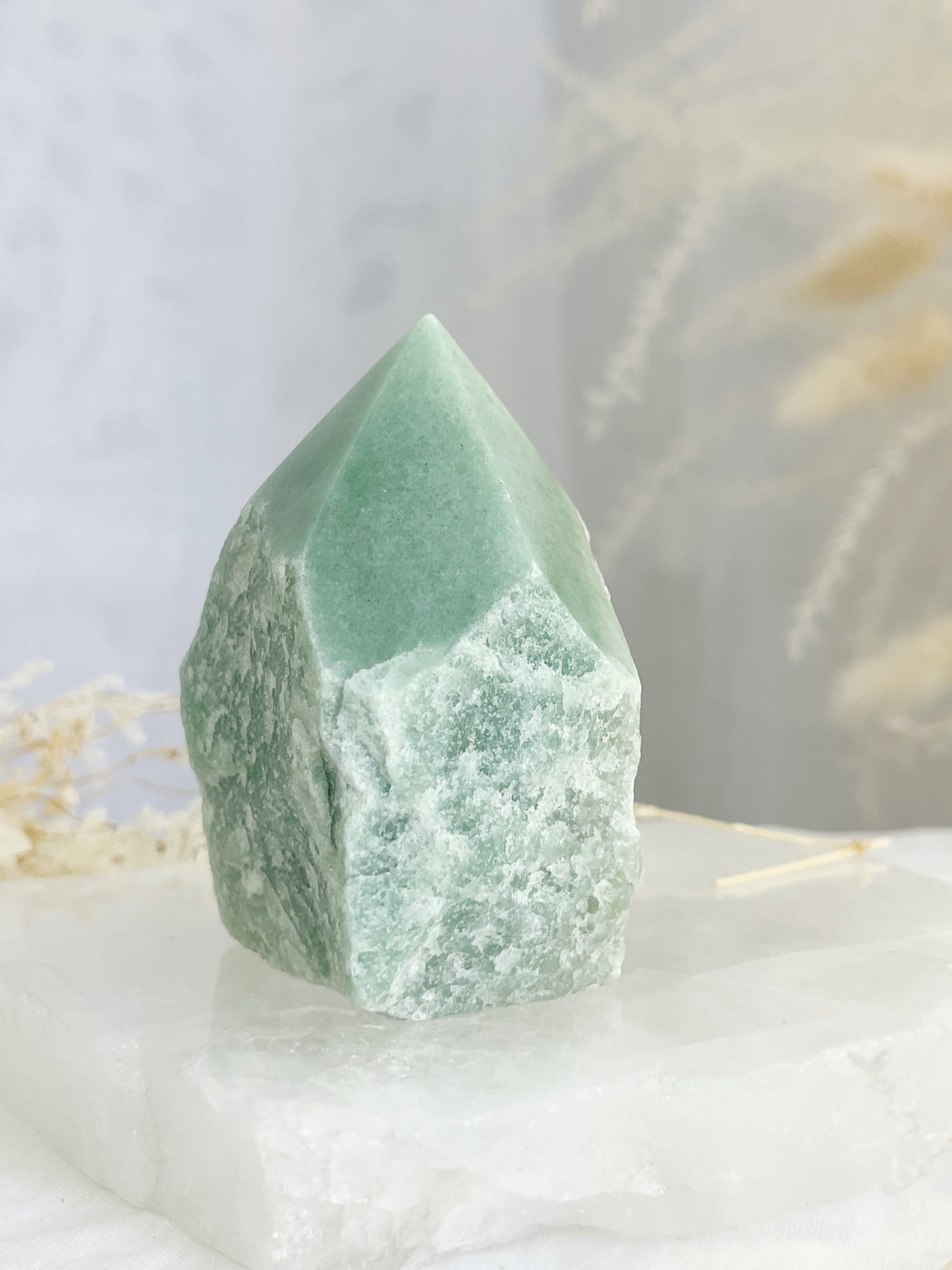 GREEN AVENTURINE SEMI POLISHED POINT || 33077