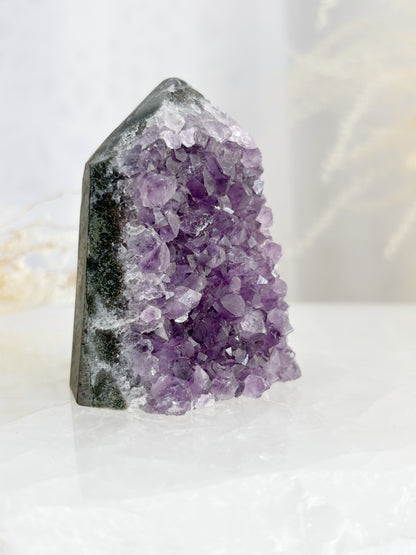 AMETHYST CLUSTER TOWER || 33105