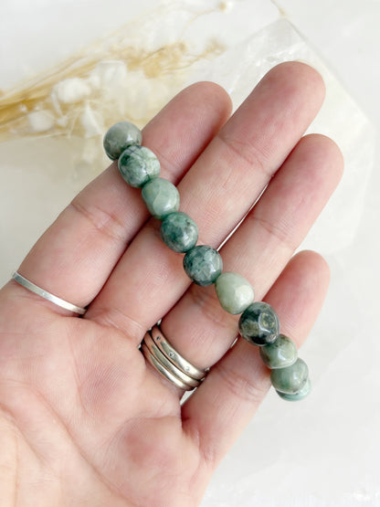 EMERALD PEBBLE BRACELET || INTUITIVELY CHOSEN