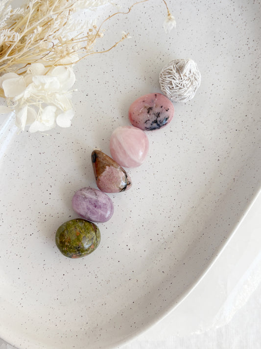 LOVE + HEALING || CRYSTAL SUPPORT KIT