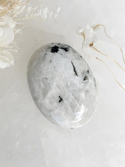 RAINBOW MOONSTONE PALM STONE || RMP02